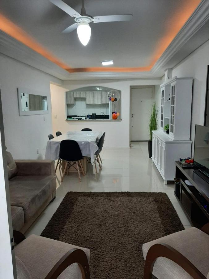 Apartment Meia - Com Sacada Ampla E Churrasqueira, Proximo A E A Avenida Principal.