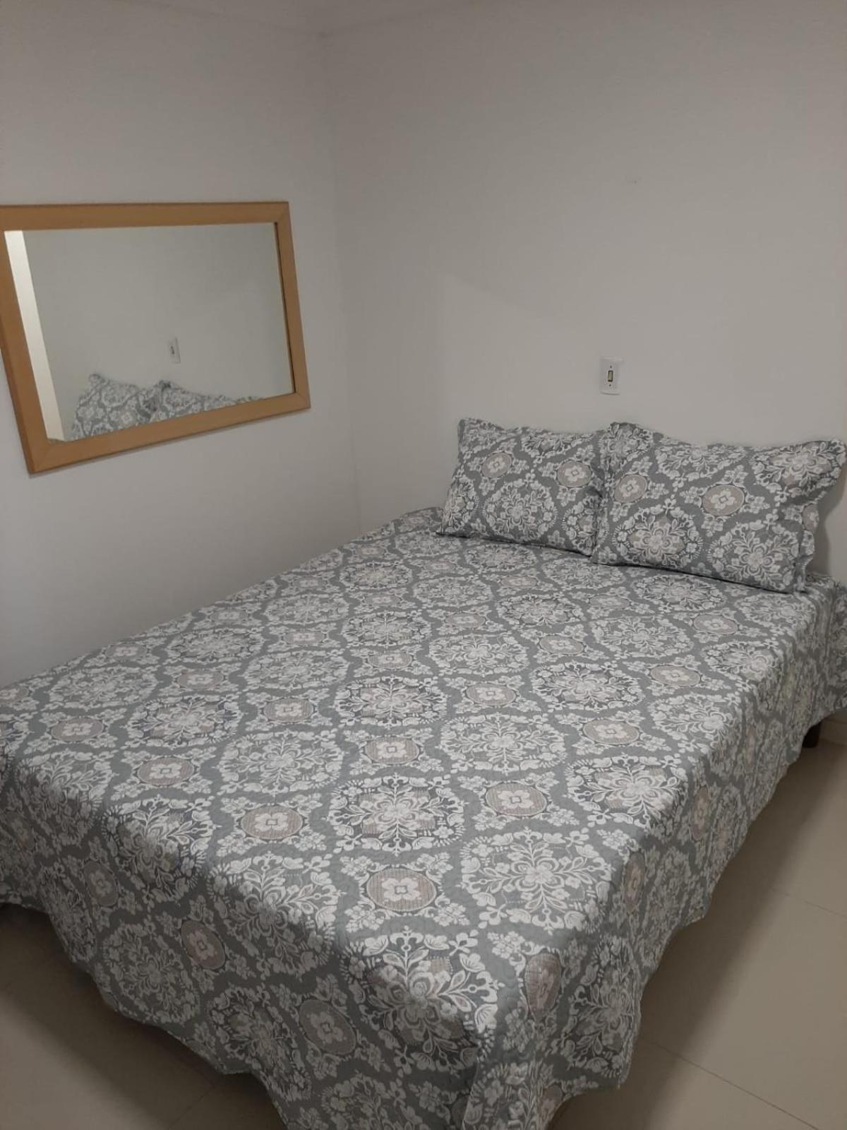 Meia - Com Sacada Ampla E Churrasqueira, Proximo A E A Avenida Principal. Apartment